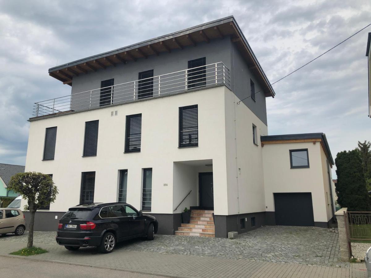 Anico Apartmany Dolni Benesov Экстерьер фото